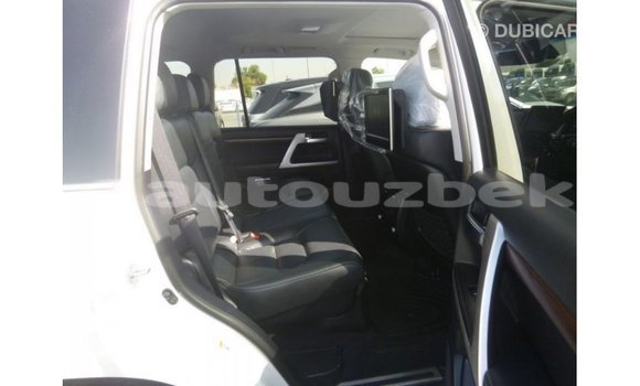Buy Import Toyota Land Cruiser White Car in Import - Dubai in Andijon Buy Import Toyota Land Cruiser White Car in Import - Dubai in Andijon