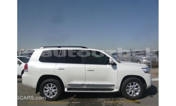 Buy Import Toyota Land Cruiser White Car in Import - Dubai in Andijon Buy Import Toyota Land Cruiser White Car in Import - Dubai in Andijon