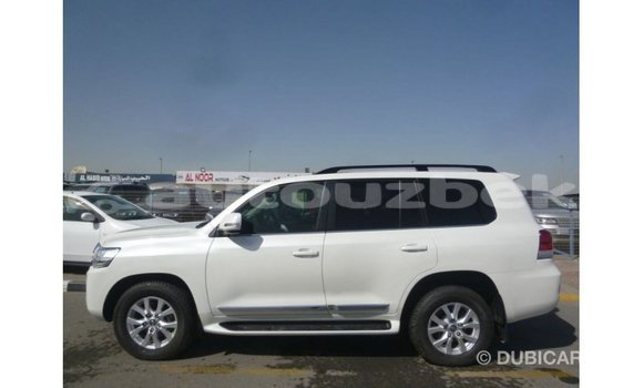 Buy Import Toyota Land Cruiser White Car in Import - Dubai in Andijon Buy Import Toyota Land Cruiser White Car in Import - Dubai in Andijon