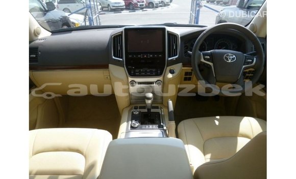 Buy Import Toyota Land Cruiser White Car in Import - Dubai in Andijon Buy Import Toyota Land Cruiser White Car in Import - Dubai in Andijon