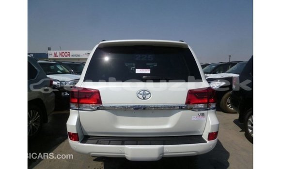 Buy Import Toyota Land Cruiser White Car in Import - Dubai in Andijon Buy Import Toyota Land Cruiser White Car in Import - Dubai in Andijon