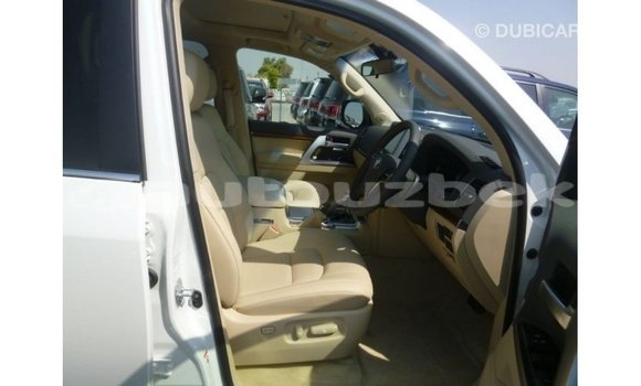 Buy Import Toyota Land Cruiser White Car in Import - Dubai in Andijon Buy Import Toyota Land Cruiser White Car in Import - Dubai in Andijon