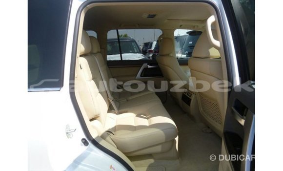 Buy Import Toyota Land Cruiser White Car in Import - Dubai in Andijon Buy Import Toyota Land Cruiser White Car in Import - Dubai in Andijon