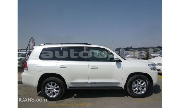 Buy Import Toyota Land Cruiser White Car in Import - Dubai in Andijon Buy Import Toyota Land Cruiser White Car in Import - Dubai in Andijon