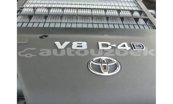Buy Import Toyota Land Cruiser White Car in Import - Dubai in Andijon Buy Import Toyota Land Cruiser White Car in Import - Dubai in Andijon