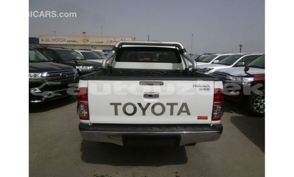 Buy Import Toyota Hilux White Car in Import - Dubai in Andijon Buy Import Toyota Hilux White Car in Import - Dubai in Andijon