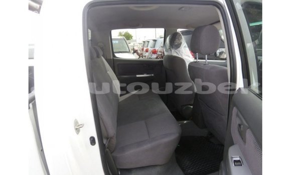 Buy Import Toyota Hilux White Car in Import - Dubai in Andijon Buy Import Toyota Hilux White Car in Import - Dubai in Andijon