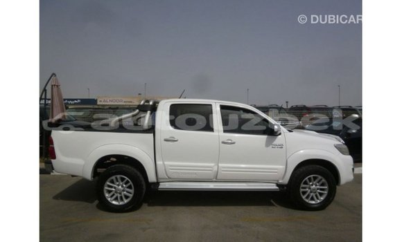 Buy Import Toyota Hilux White Car in Import - Dubai in Andijon Buy Import Toyota Hilux White Car in Import - Dubai in Andijon