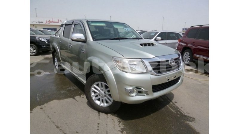 Big with watermark toyota hilux andijon import dubai 2453