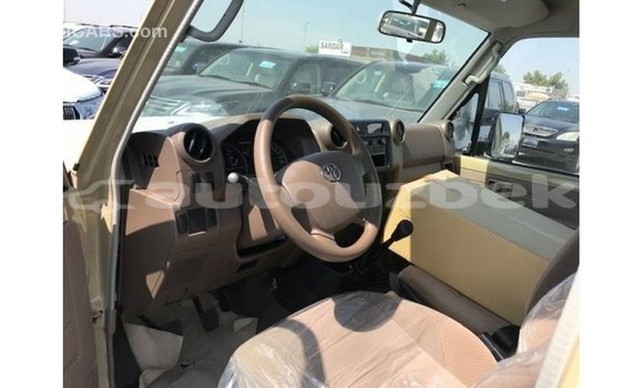 Buy Import Toyota Land Cruiser Beige Car in Import - Dubai in Andijon Buy Import Toyota Land Cruiser Beige Car in Import - Dubai in Andijon