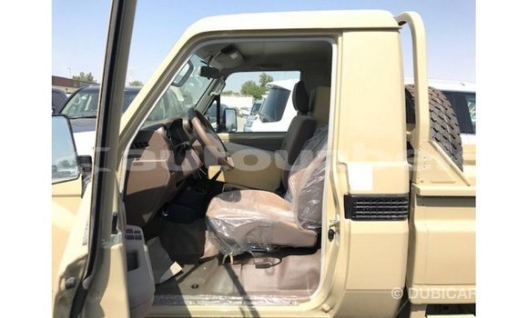 Buy Import Toyota Land Cruiser Beige Car in Import - Dubai in Andijon Buy Import Toyota Land Cruiser Beige Car in Import - Dubai in Andijon