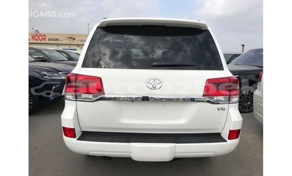 Buy Import Toyota Land Cruiser White Car in Import - Dubai in Andijon Buy Import Toyota Land Cruiser White Car in Import - Dubai in Andijon