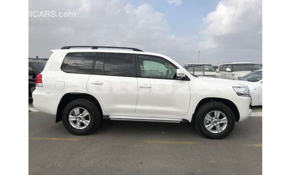 Buy Import Toyota Land Cruiser White Car in Import - Dubai in Andijon Buy Import Toyota Land Cruiser White Car in Import - Dubai in Andijon