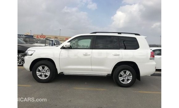 Buy Import Toyota Land Cruiser White Car in Import - Dubai in Andijon Buy Import Toyota Land Cruiser White Car in Import - Dubai in Andijon