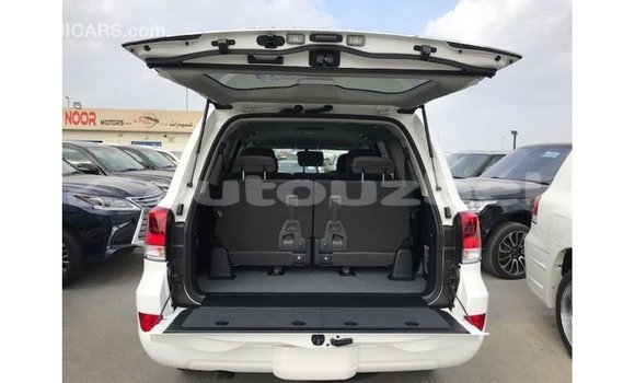 Buy Import Toyota Land Cruiser White Car in Import - Dubai in Andijon Buy Import Toyota Land Cruiser White Car in Import - Dubai in Andijon