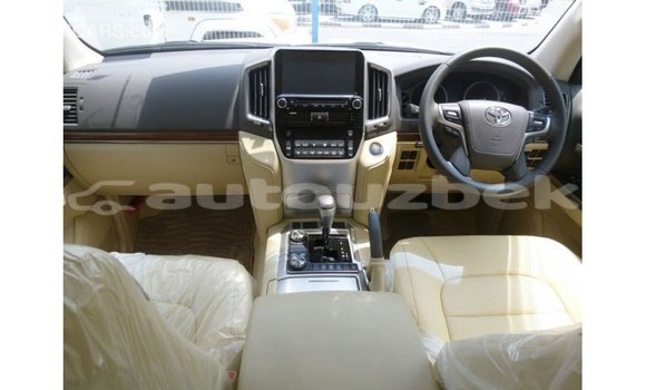 Buy Import Toyota Land Cruiser White Car in Import - Dubai in Andijon Buy Import Toyota Land Cruiser White Car in Import - Dubai in Andijon