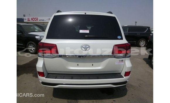 Buy Import Toyota Land Cruiser White Car in Import - Dubai in Andijon Buy Import Toyota Land Cruiser White Car in Import - Dubai in Andijon