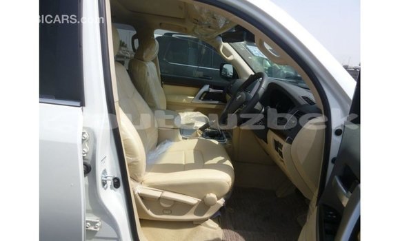 Buy Import Toyota Land Cruiser White Car in Import - Dubai in Andijon Buy Import Toyota Land Cruiser White Car in Import - Dubai in Andijon