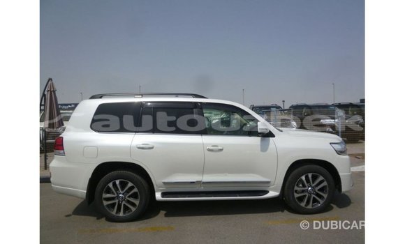 Buy Import Toyota Land Cruiser White Car in Import - Dubai in Andijon Buy Import Toyota Land Cruiser White Car in Import - Dubai in Andijon