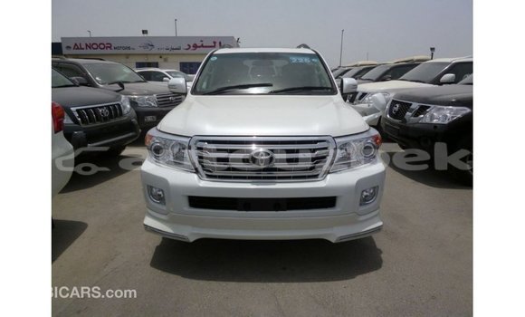 Buy Import Toyota Land Cruiser White Car in Import - Dubai in Andijon Buy Import Toyota Land Cruiser White Car in Import - Dubai in Andijon