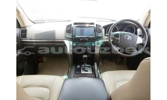 Buy Import Toyota Land Cruiser White Car in Import - Dubai in Andijon Buy Import Toyota Land Cruiser White Car in Import - Dubai in Andijon