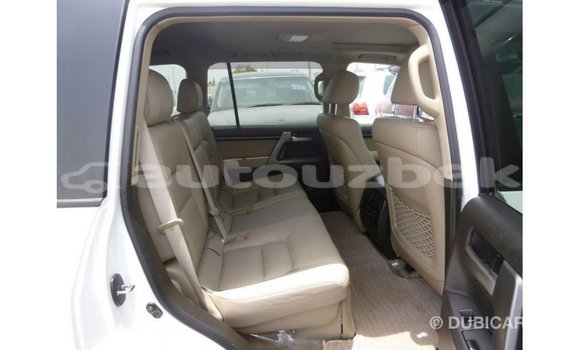 Buy Import Toyota Land Cruiser White Car in Import - Dubai in Andijon Buy Import Toyota Land Cruiser White Car in Import - Dubai in Andijon