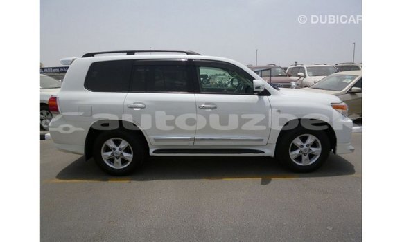 Buy Import Toyota Land Cruiser White Car in Import - Dubai in Andijon Buy Import Toyota Land Cruiser White Car in Import - Dubai in Andijon