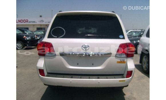 Buy Import Toyota Land Cruiser White Car in Import - Dubai in Andijon Buy Import Toyota Land Cruiser White Car in Import - Dubai in Andijon