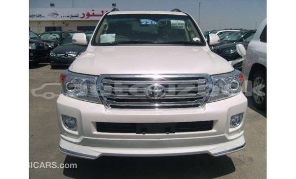 Buy Import Toyota Land Cruiser White Car in Import - Dubai in Andijon Buy Import Toyota Land Cruiser White Car in Import - Dubai in Andijon