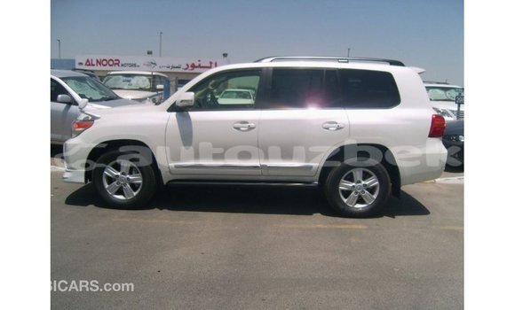 Buy Import Toyota Land Cruiser White Car in Import - Dubai in Andijon Buy Import Toyota Land Cruiser White Car in Import - Dubai in Andijon