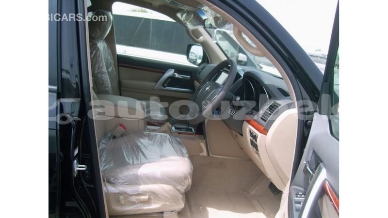Big with watermark toyota land cruiser andijon import dubai 2502