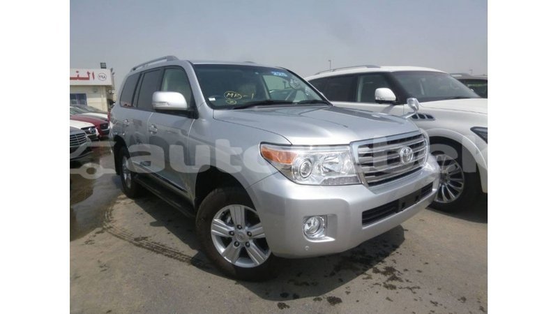 Big with watermark toyota land cruiser andijon import dubai 2503