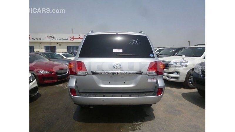 Big with watermark toyota land cruiser andijon import dubai 2503