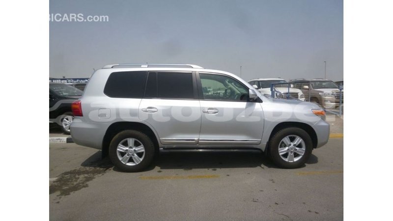 Big with watermark toyota land cruiser andijon import dubai 2503