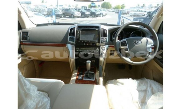Buy Import Toyota Land Cruiser White Car in Import - Dubai in Andijon Buy Import Toyota Land Cruiser White Car in Import - Dubai in Andijon