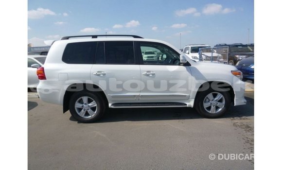Buy Import Toyota Land Cruiser White Car in Import - Dubai in Andijon Buy Import Toyota Land Cruiser White Car in Import - Dubai in Andijon