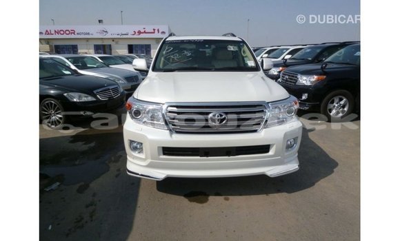 Buy Import Toyota Land Cruiser White Car in Import - Dubai in Andijon Buy Import Toyota Land Cruiser White Car in Import - Dubai in Andijon
