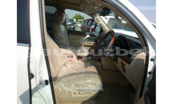 Buy Import Toyota Land Cruiser White Car in Import - Dubai in Andijon Buy Import Toyota Land Cruiser White Car in Import - Dubai in Andijon