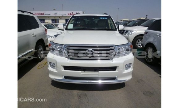Buy Import Toyota Land Cruiser White Car in Import - Dubai in Andijon Buy Import Toyota Land Cruiser White Car in Import - Dubai in Andijon