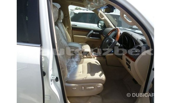 Buy Import Toyota Land Cruiser White Car in Import - Dubai in Andijon Buy Import Toyota Land Cruiser White Car in Import - Dubai in Andijon
