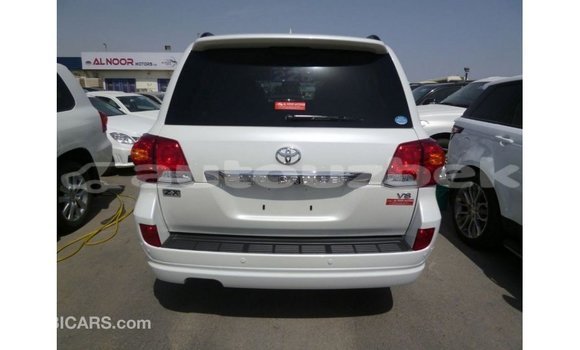 Buy Import Toyota Land Cruiser White Car in Import - Dubai in Andijon Buy Import Toyota Land Cruiser White Car in Import - Dubai in Andijon