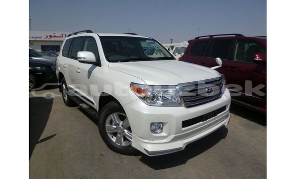 Buy Import Toyota Land Cruiser White Car in Import - Dubai in Andijon Buy Import Toyota Land Cruiser White Car in Import - Dubai in Andijon