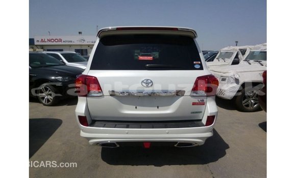 Buy Import Toyota Land Cruiser White Car in Import - Dubai in Andijon Buy Import Toyota Land Cruiser White Car in Import - Dubai in Andijon