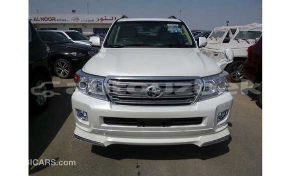 Buy Import Toyota Land Cruiser White Car in Import - Dubai in Andijon Buy Import Toyota Land Cruiser White Car in Import - Dubai in Andijon