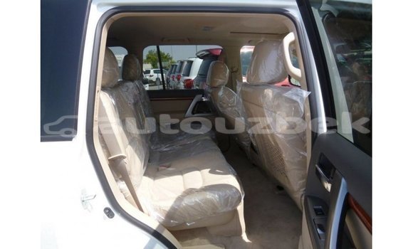 Buy Import Toyota Land Cruiser White Car in Import - Dubai in Andijon Buy Import Toyota Land Cruiser White Car in Import - Dubai in Andijon