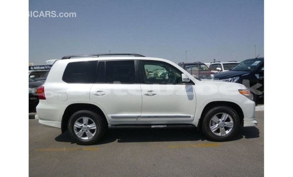 Buy Import Toyota Land Cruiser White Car in Import - Dubai in Andijon Buy Import Toyota Land Cruiser White Car in Import - Dubai in Andijon