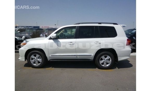 Buy Import Toyota Land Cruiser White Car in Import - Dubai in Andijon Buy Import Toyota Land Cruiser White Car in Import - Dubai in Andijon