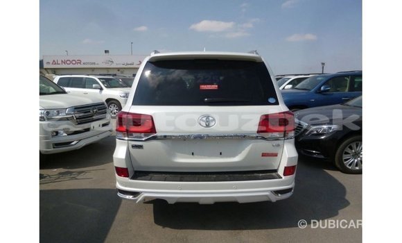 Buy Import Toyota Land Cruiser White Car in Import - Dubai in Andijon Buy Import Toyota Land Cruiser White Car in Import - Dubai in Andijon