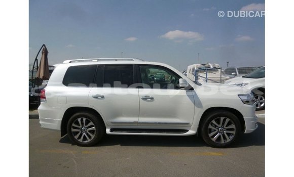 Buy Import Toyota Land Cruiser White Car in Import - Dubai in Andijon Buy Import Toyota Land Cruiser White Car in Import - Dubai in Andijon