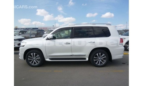 Buy Import Toyota Land Cruiser White Car in Import - Dubai in Andijon Buy Import Toyota Land Cruiser White Car in Import - Dubai in Andijon